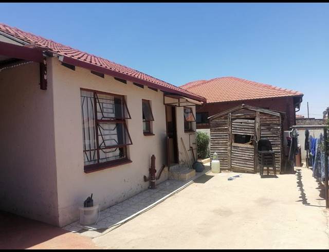 2 BEDROOM HOUSE FOR SALE IN LOTUS GARDENS